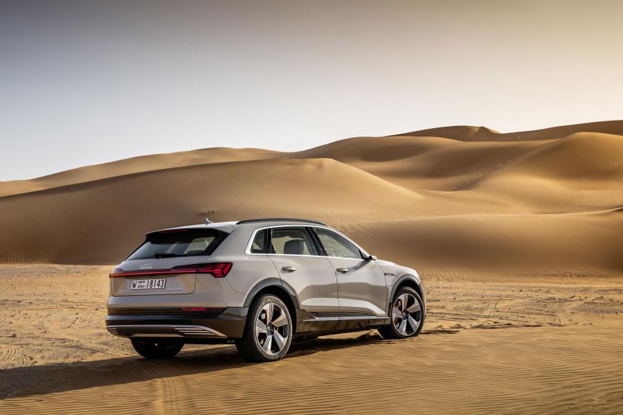  Audi e-tron 55 Quattro 2019 года  (WW) (фото 76 из 452)